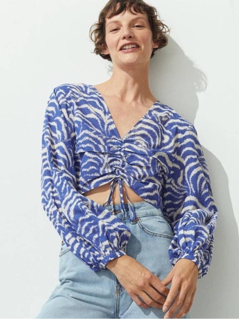 H&M Blue Abstract Print Long Sleeve Crop Top Tie Front XS Boho ✨